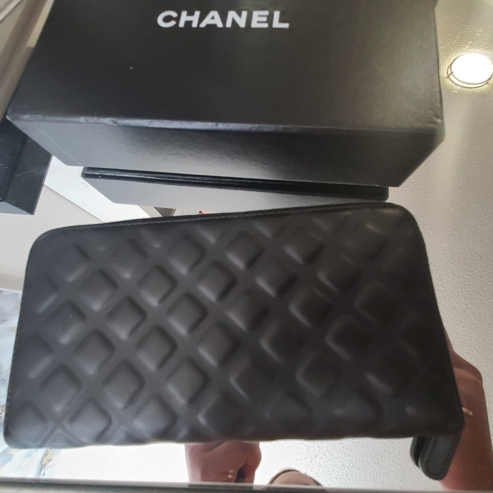 Chocolate CHANEL zip wallet - Picture 6 of 14